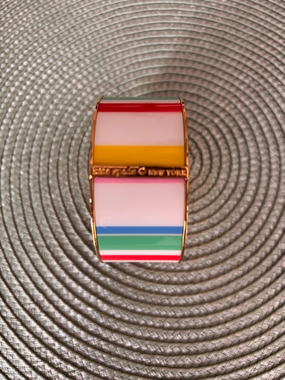 Kate Spade New York Dune Enamel Stripe Bangle. - Picture 3 of 7